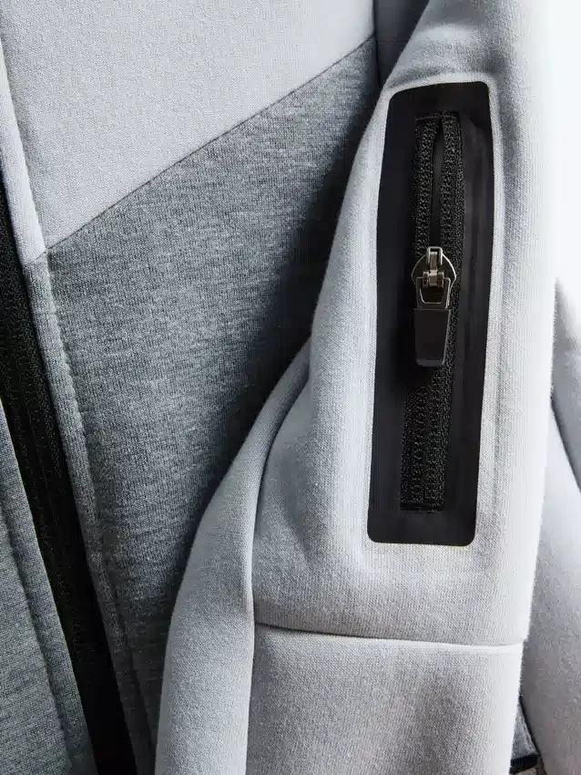 Camisola com capuz e fecho de correr
