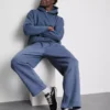 Camisola com capuz essencial de corte largo