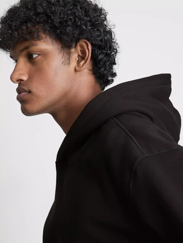 Camisola com capuz essencial de corte largo