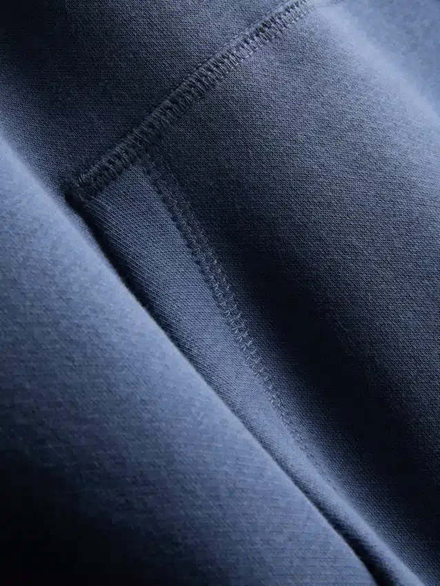Camisola com capuz essencial de corte largo