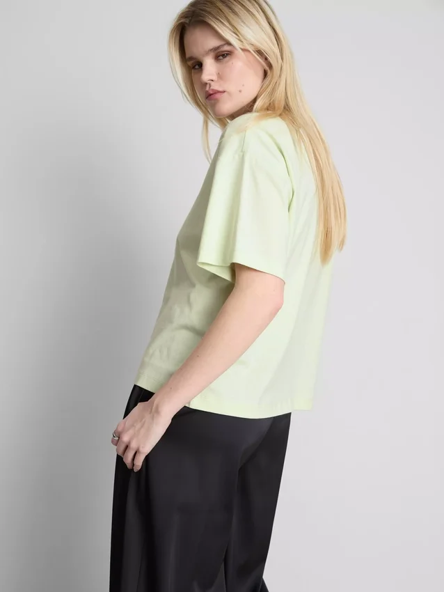 Camisola de algodão com gola redonda e corte largo
