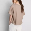 Camisola de algodão com gola redonda e corte largo