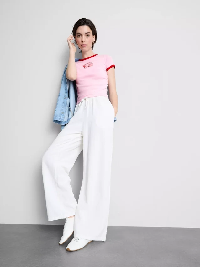 Camisola de bebé em algodão estampado com gola em anel