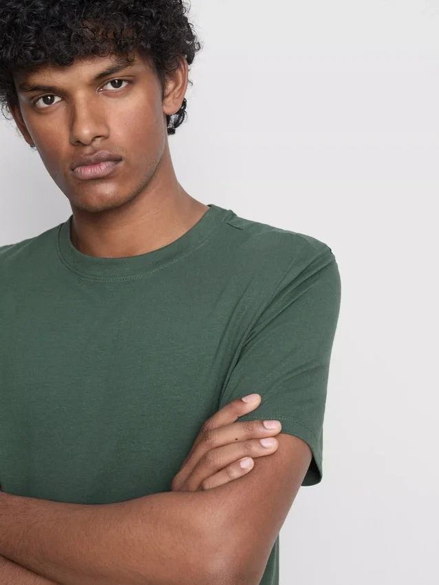 Camisola de corte justo e elástica