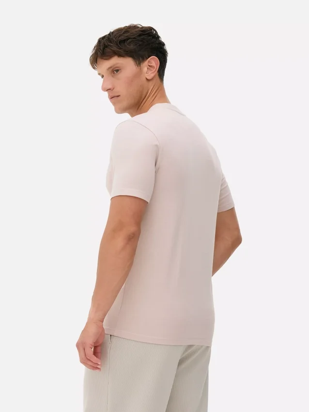 Camisola de corte justo e elástica