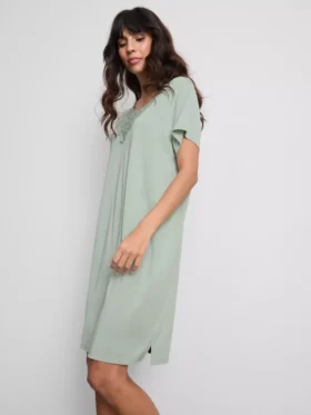 Camisola de dormir descontraída com elevado teor de modal