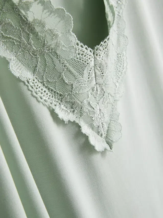 Camisola de dormir descontraída com elevado teor de modal