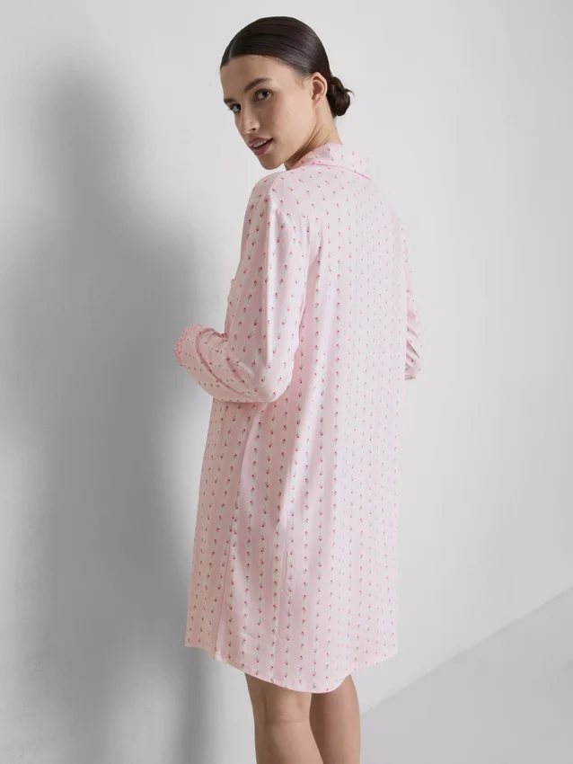 Camisola de dormir estilo boyfriend com padrão floral