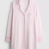 Camisola de dormir estilo boyfriend com padrão floral