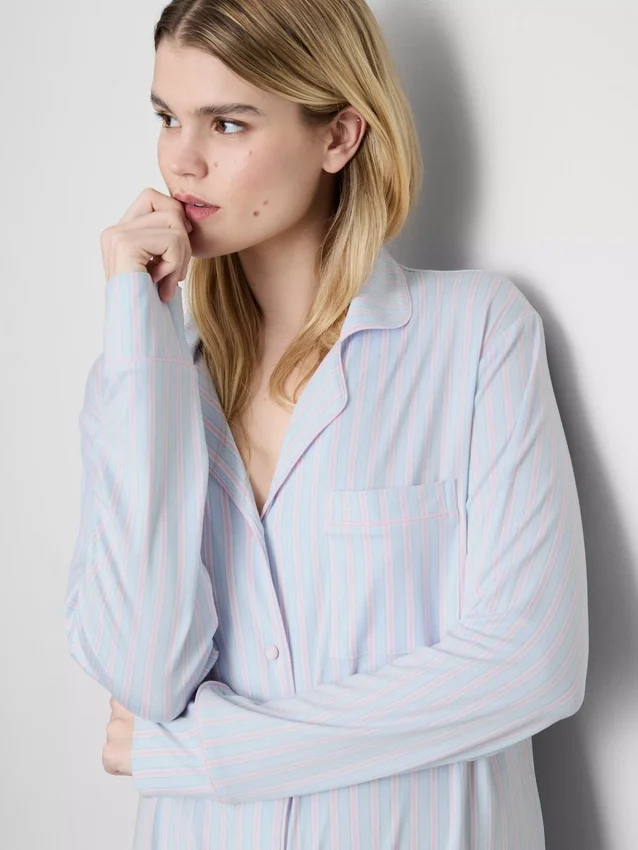 Camisola de dormir oversized estilo «boyfriend» às riscas