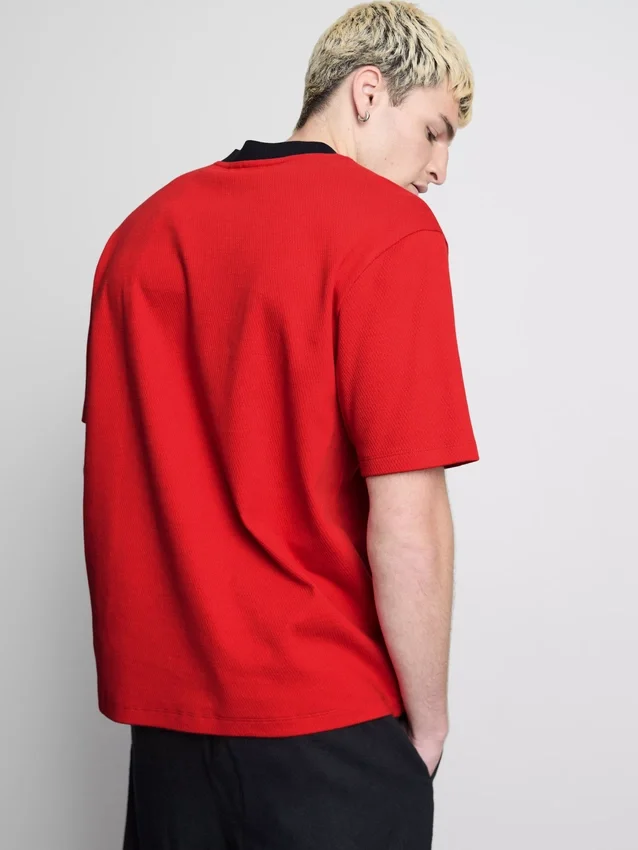 Camisola de futebol com grafismo da Espanha