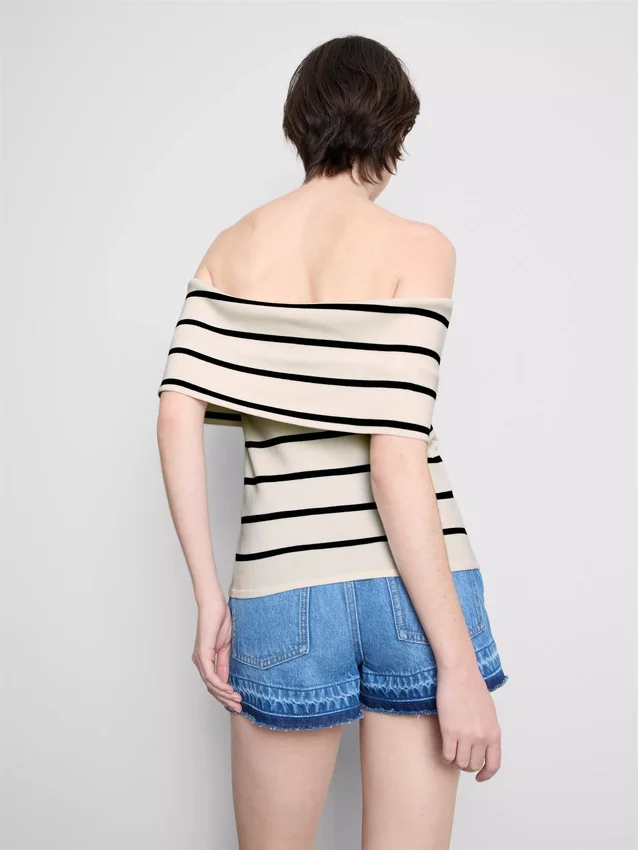 Camisola de malha com ombros à vista