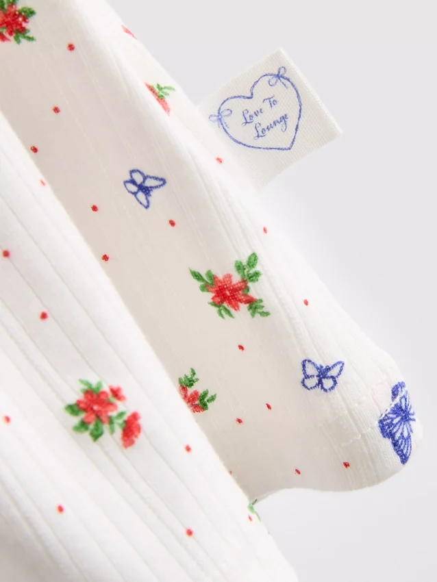 Camisola de pijama com padrão de borboletas em malha canelada