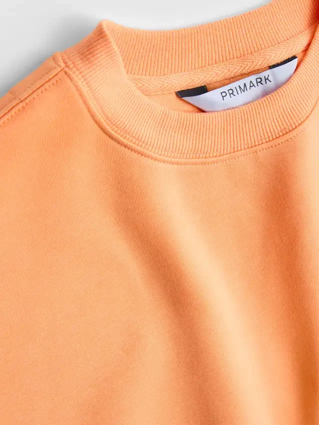 Camisola desportiva essencial