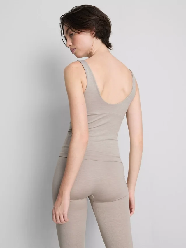 Camisola sem costuras com decote em V