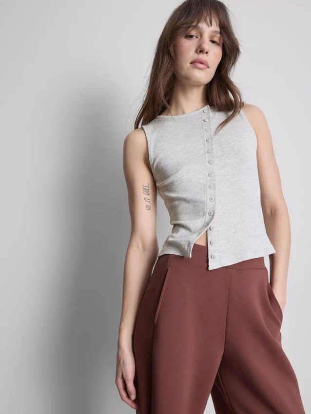 Camisola sem mangas com botões, rica em algodão