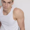 Camisola sem mangas com corte justo e canelado