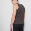Camisola sem mangas com corte justo e canelado