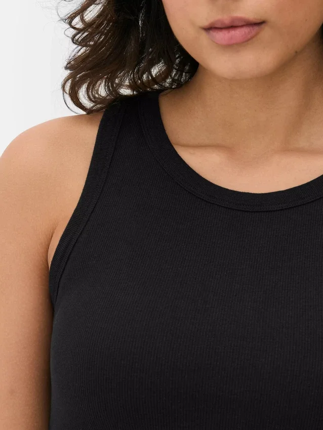 Camisola sem mangas com costas em estilo nadador e canelado