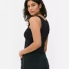 Camisola sem mangas com costas em estilo nadador e canelado