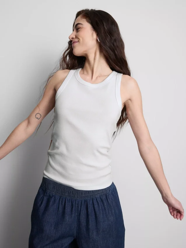 Camisola sem mangas com costas em forma de «racerback» e canelado, rica em algodão