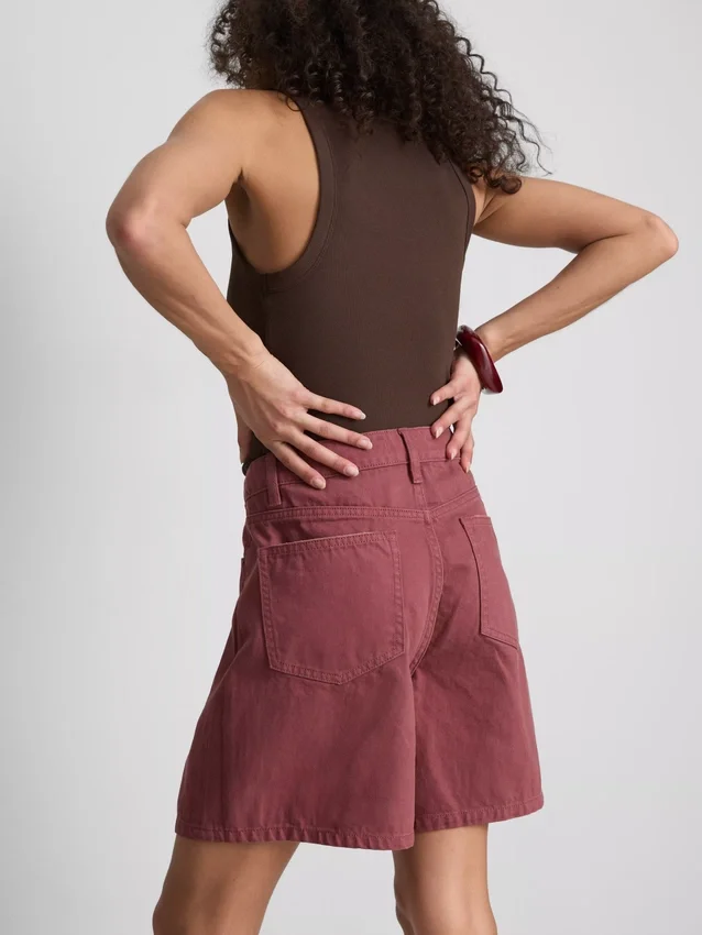 Camisola sem mangas com costas em forma de «racerback» em tecido canelado com elevada proporção de algodão