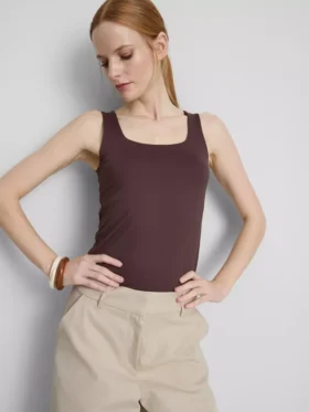 Camisola sem mangas com decote quadrado