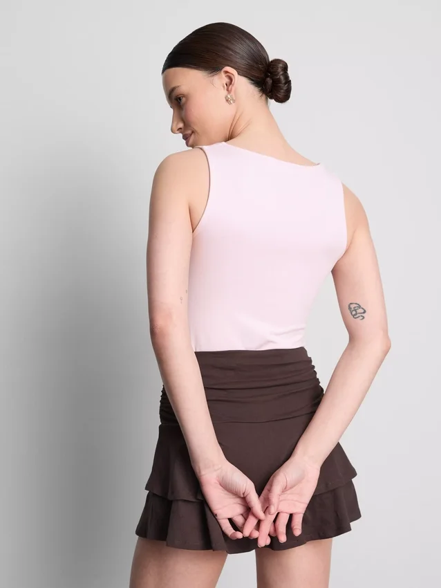 Camisola sem mangas com decote quadrado