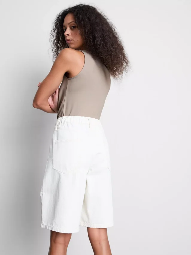 Camisola sem mangas com decote quadrado