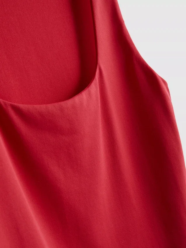 Camisola sem mangas com decote quadrado