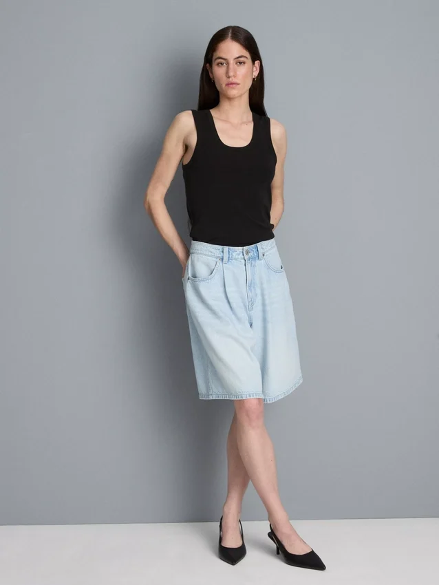 Camisola sem mangas com decote redondo e costas em estilo «racerback»