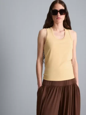 Camisola sem mangas com decote redondo e costas em estilo «racerback»