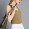 Camisola sem mangas com decote redondo e costas em estilo «racerback»