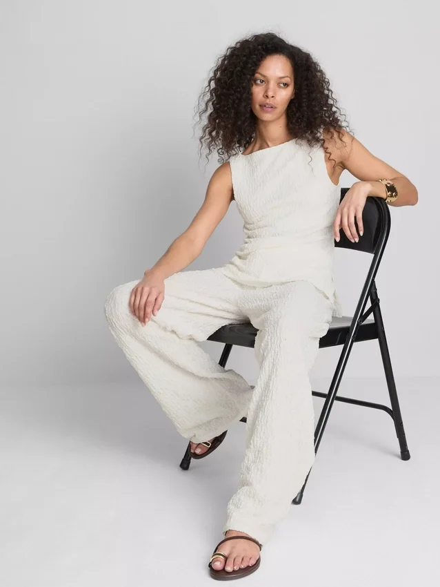 Camisola sem mangas com franzido e efeito enrugado da Paula Echevarría
