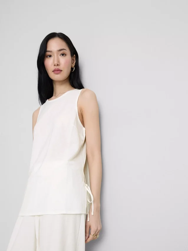 Camisola sem mangas com laço lateral texturado