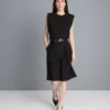 Camisola sem mangas com ombros acolchoados