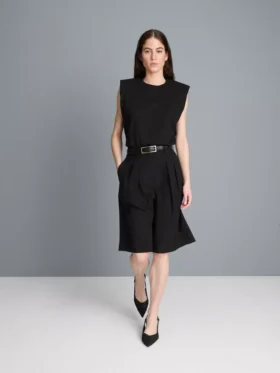 Camisola sem mangas com ombros acolchoados