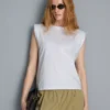 Camisola sem mangas com ombros acolchoados