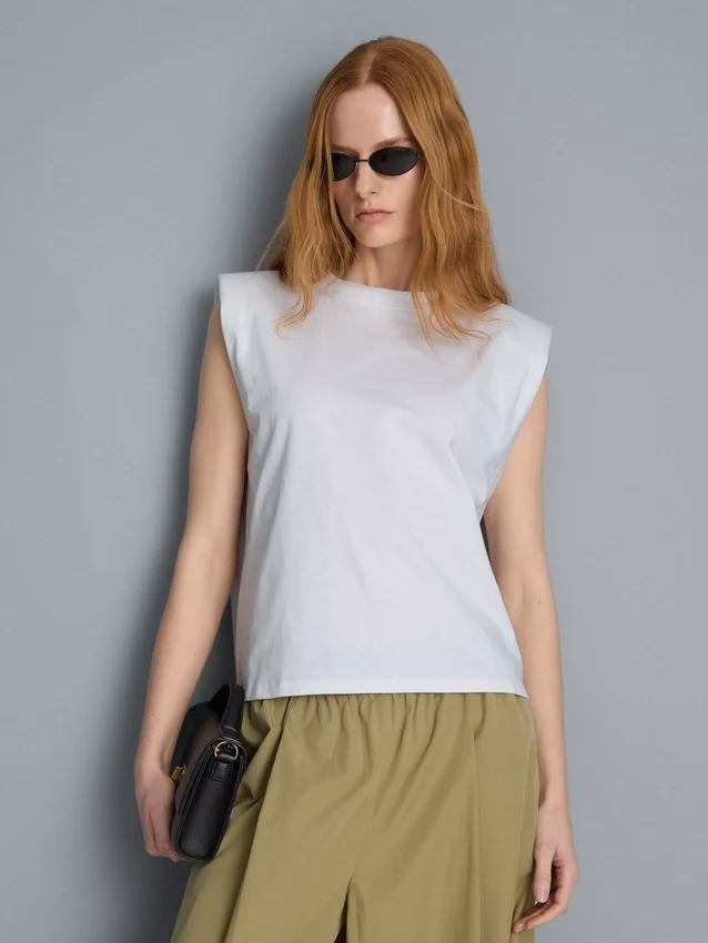Camisola sem mangas com ombros acolchoados