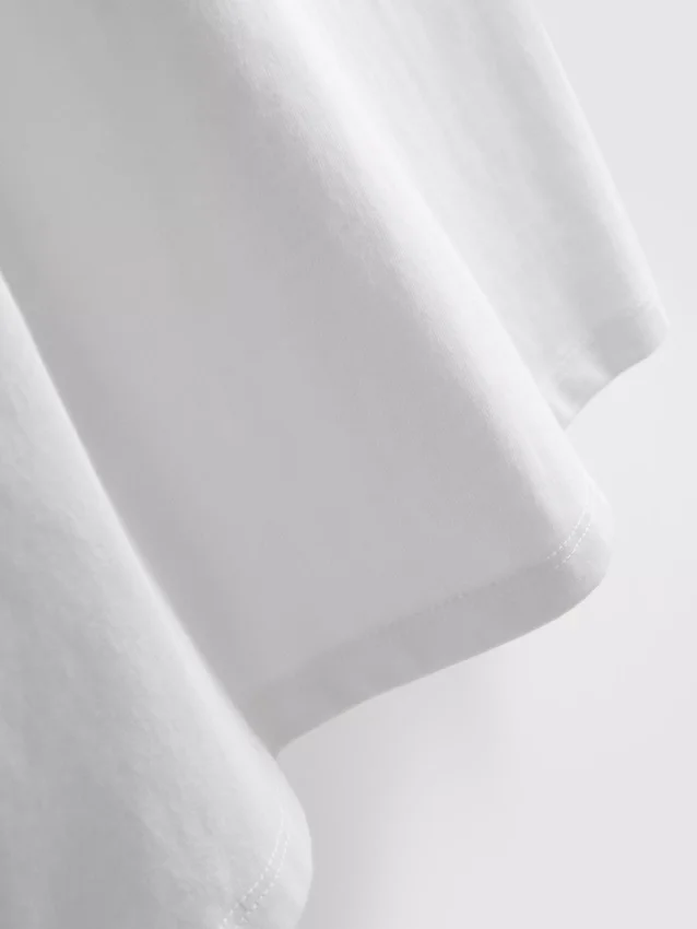 Camisola sem mangas com ombros acolchoados