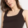 Camisola sem mangas de malha com decote quadrado