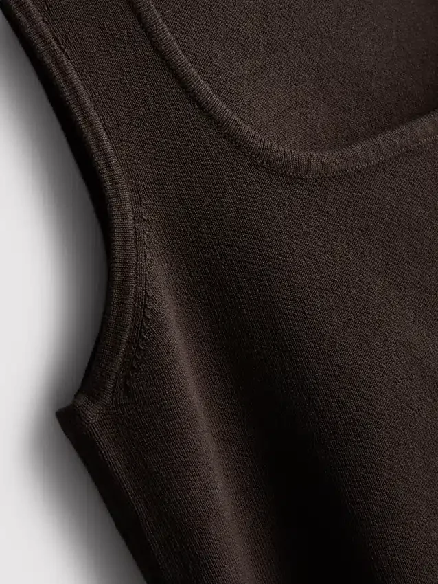 Camisola sem mangas de malha com decote quadrado