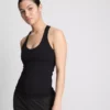 Camisola sem mangas desportiva com decote redondo