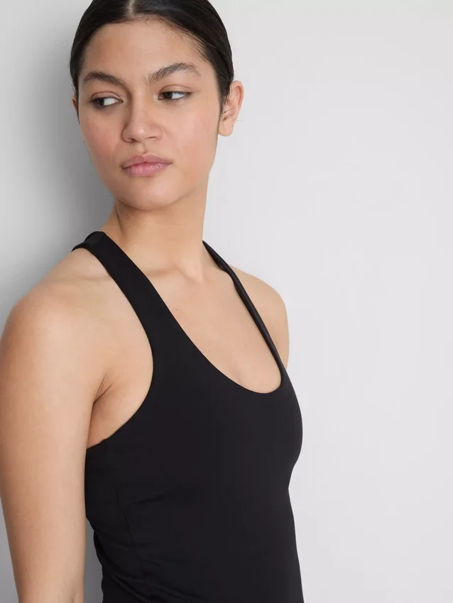 Camisola sem mangas desportiva com decote redondo