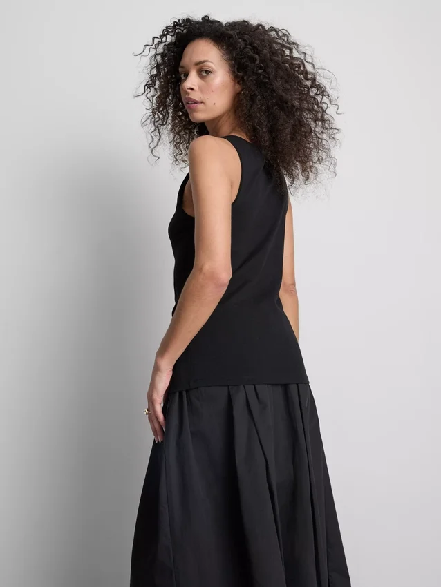 Camisola sem mangas elástica essencial