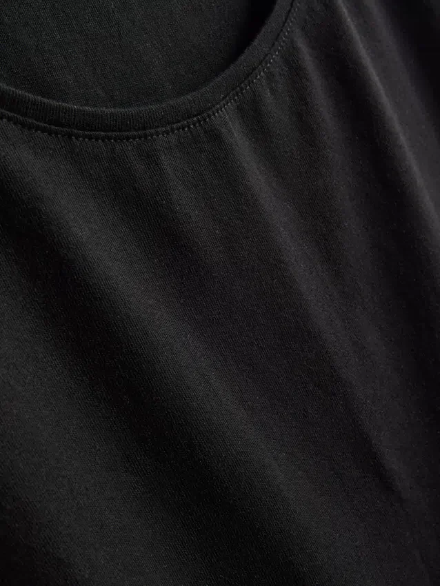 Camisola sem mangas elástica essencial