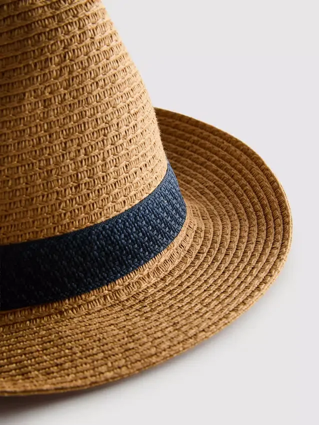 Chapéu trilby de palha