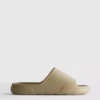 Chinelo de sola grossa