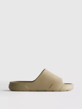 Chinelo de sola grossa