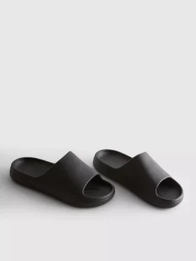 Chinelo de sola grossa